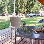 1 Bedroom Front In Prázdninový dům *